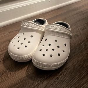 white 6.5 boy crocs